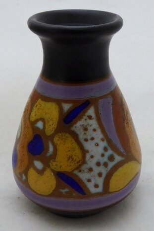 krant architect kip ESKAF PLATEEL VAAS - Dutch Art Pottery, toegepaste kunst.